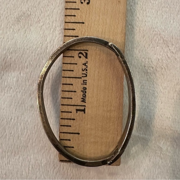 2 VTG Mexico Child’s Hinged Bangle Bracelet Inlaid Shell Heart & Crushed Stone - Picture 5 of 7